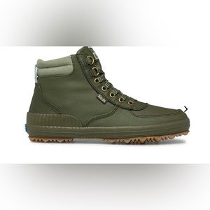 Brand new size 7 boots